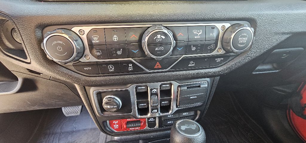 Photo 25 of this JEEP WRANGLER