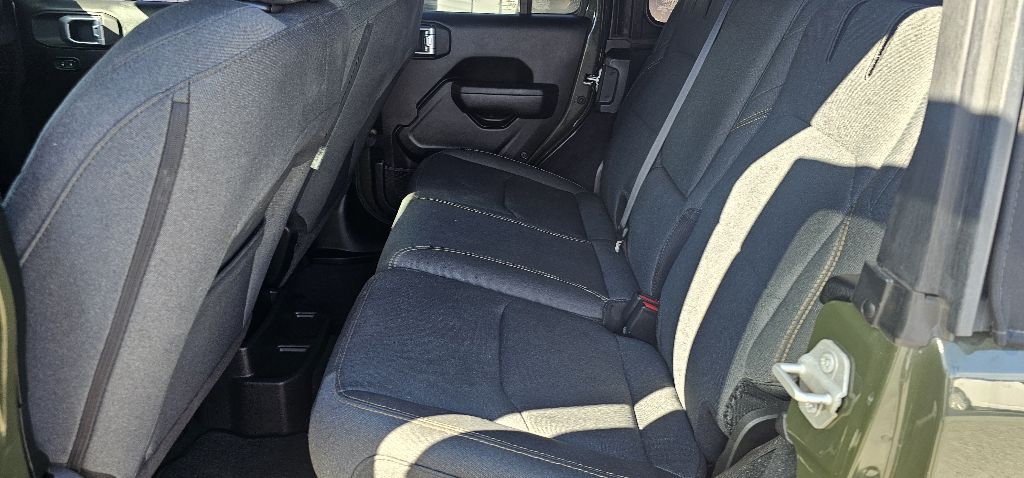 Photo 10 of this JEEP WRANGLER