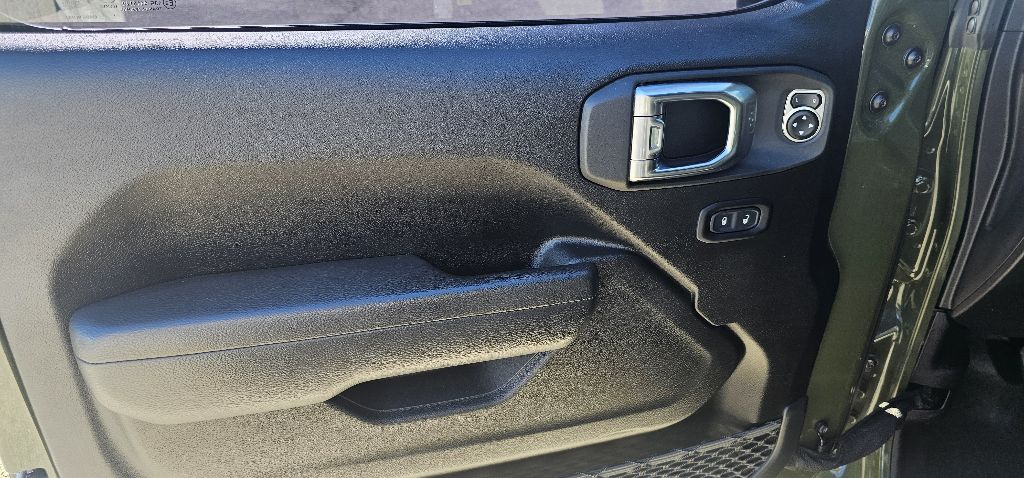 Photo 6 of this JEEP WRANGLER