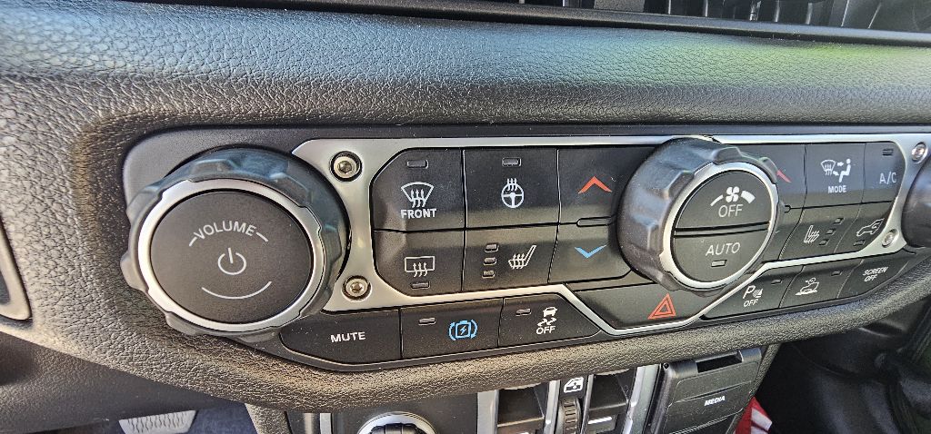 Photo 12 of this JEEP WRANGLER