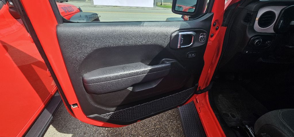 Photo 9 of this JEEP WRANGLER