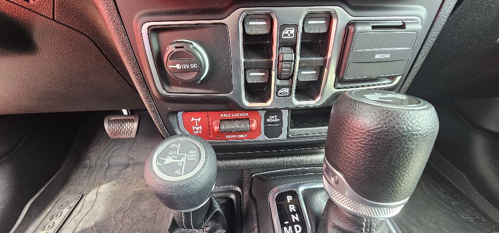 Photo 14 of this JEEP WRANGLER