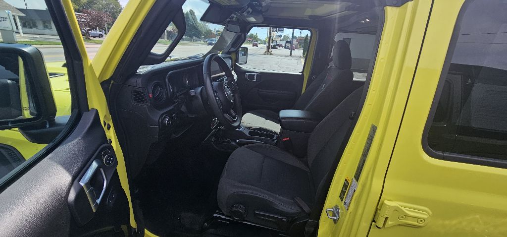 Photo 12 of this JEEP WRANGLER