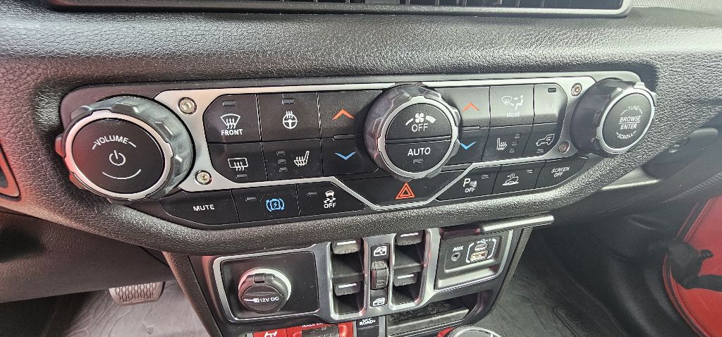 Photo 10 of this JEEP WRANGLER