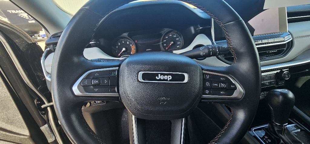 Photo 11 of this JEEP COMPASS