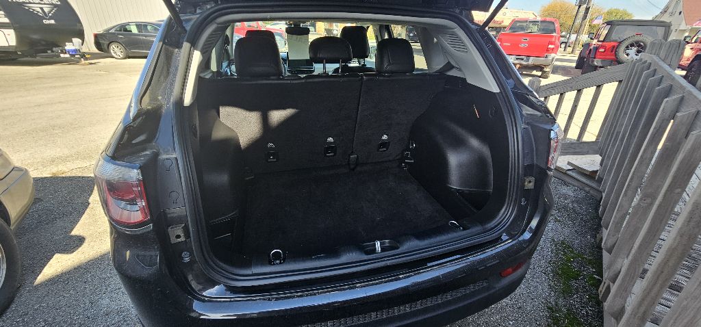 Photo 12 of this JEEP COMPASS