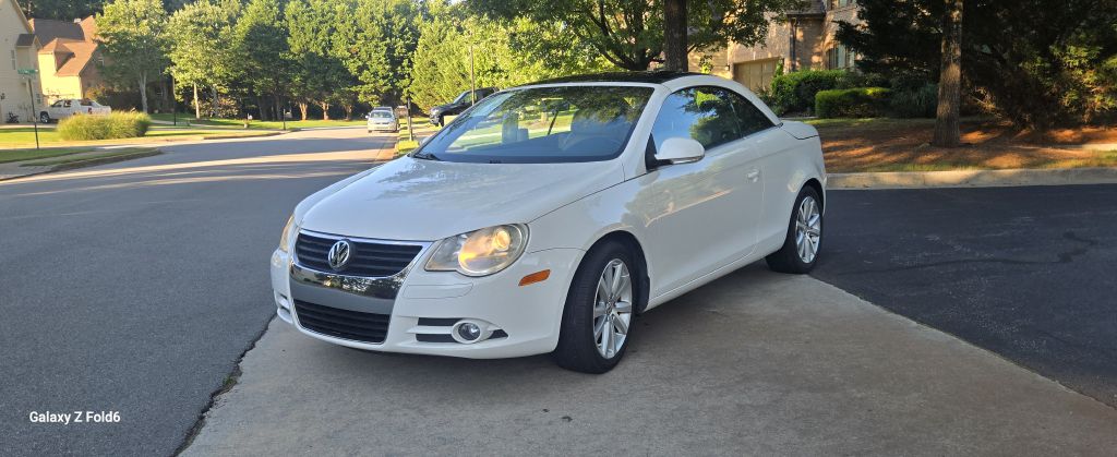 White 2008 Volkswagen Eos Convertible Front-Wheel Drive Automatic