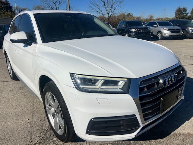 Photo 3 of this AUDI Q5