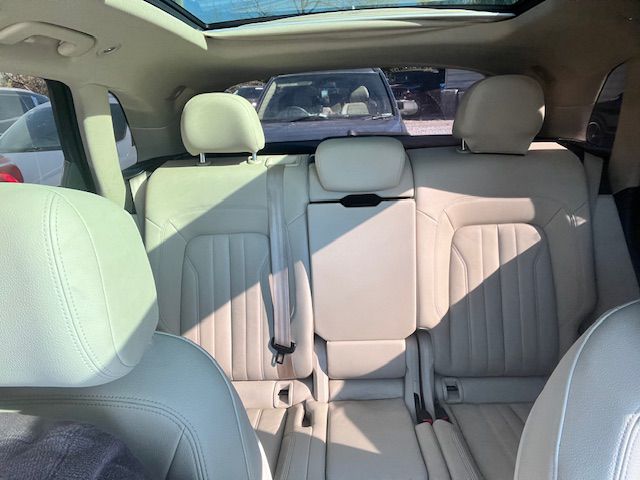 Photo 13 of this AUDI Q5