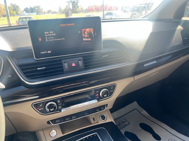 Photo 15 of this AUDI Q5