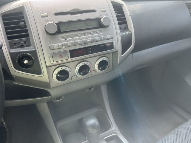 Photo 10 of this TOYOTA TACOMA