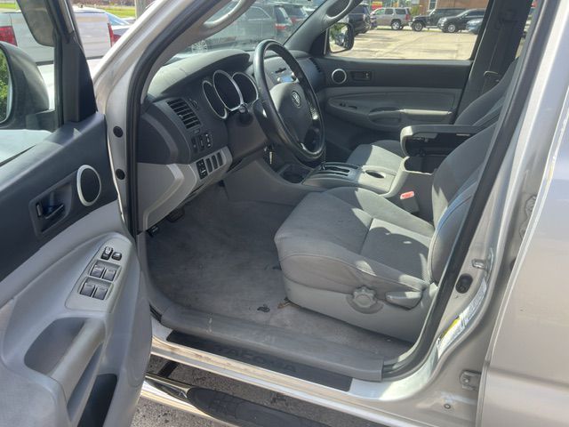 Photo 12 of this TOYOTA TACOMA
