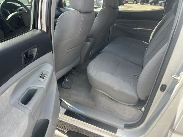 Photo 13 of this TOYOTA TACOMA