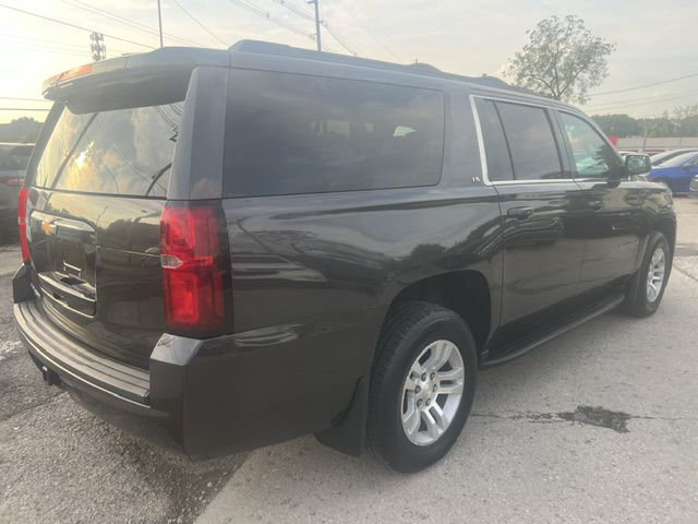 Photo 4 of this CHEVROLET SUBURBAN