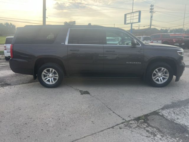 Photo 7 of this CHEVROLET SUBURBAN