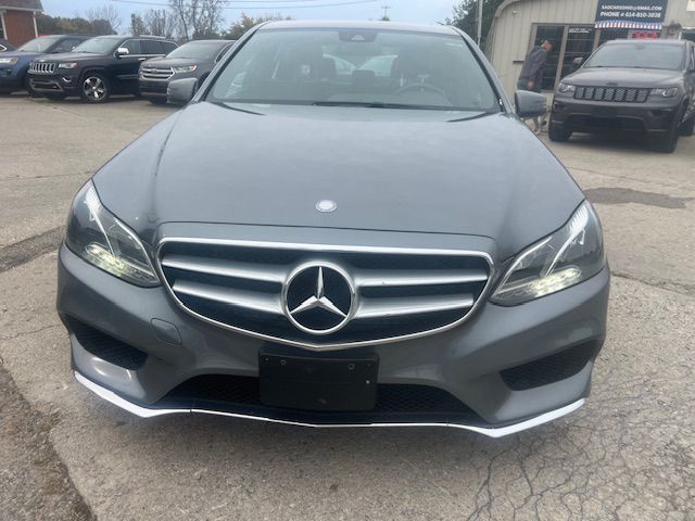 Photo 2 of this MERCEDES-BENZ E-CLASS