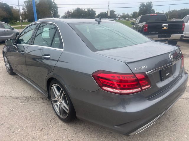Photo 4 of this MERCEDES-BENZ E-CLASS