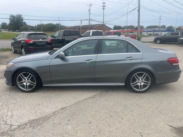 Photo 7 of this MERCEDES-BENZ E-CLASS