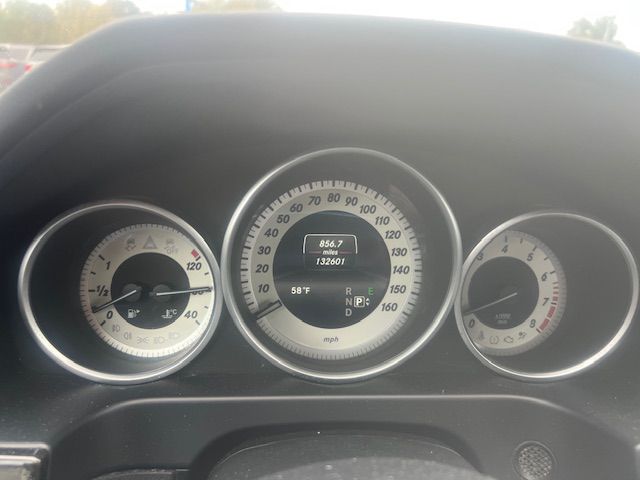 Photo 13 of this MERCEDES-BENZ E-CLASS