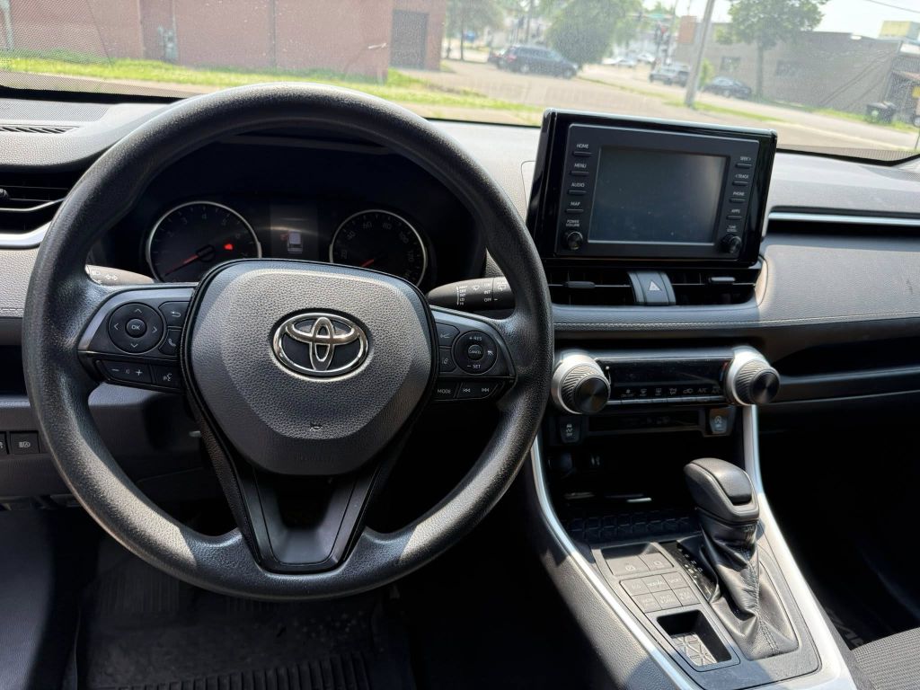 Photo 7 of this TOYOTA RAV4