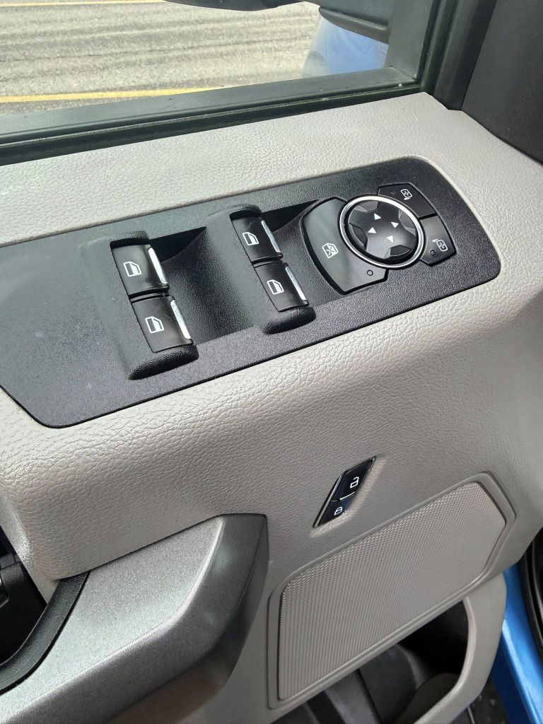 Photo 11 of this FORD F150