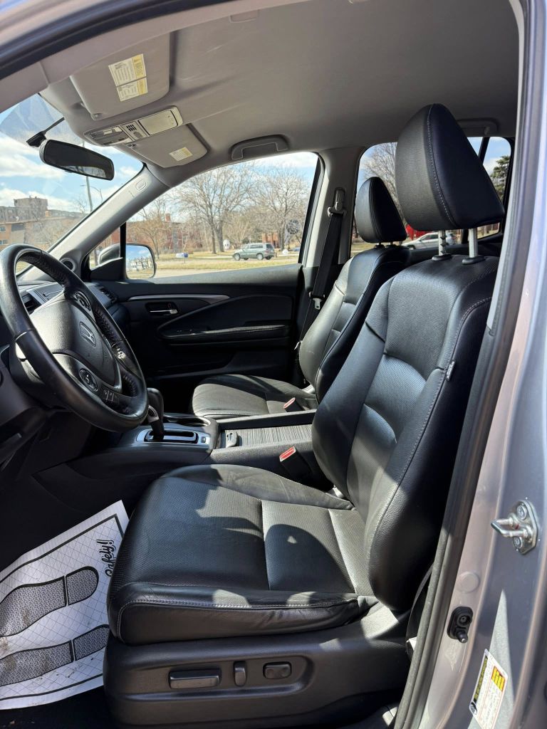Photo 8 of this HONDA RIDGELINE