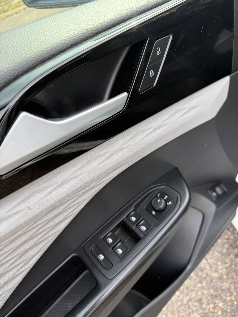 Photo 9 of this VOLKSWAGEN TAOS