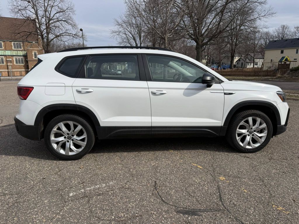 Photo 5 of this VOLKSWAGEN TAOS