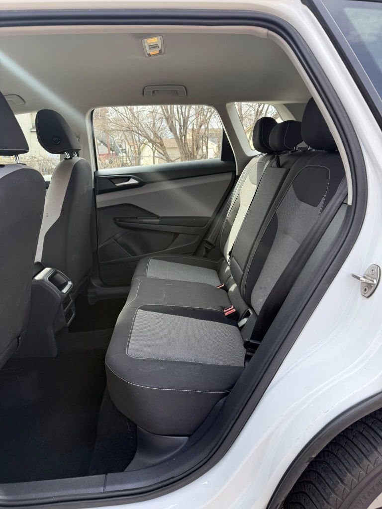 Photo 10 of this VOLKSWAGEN TAOS