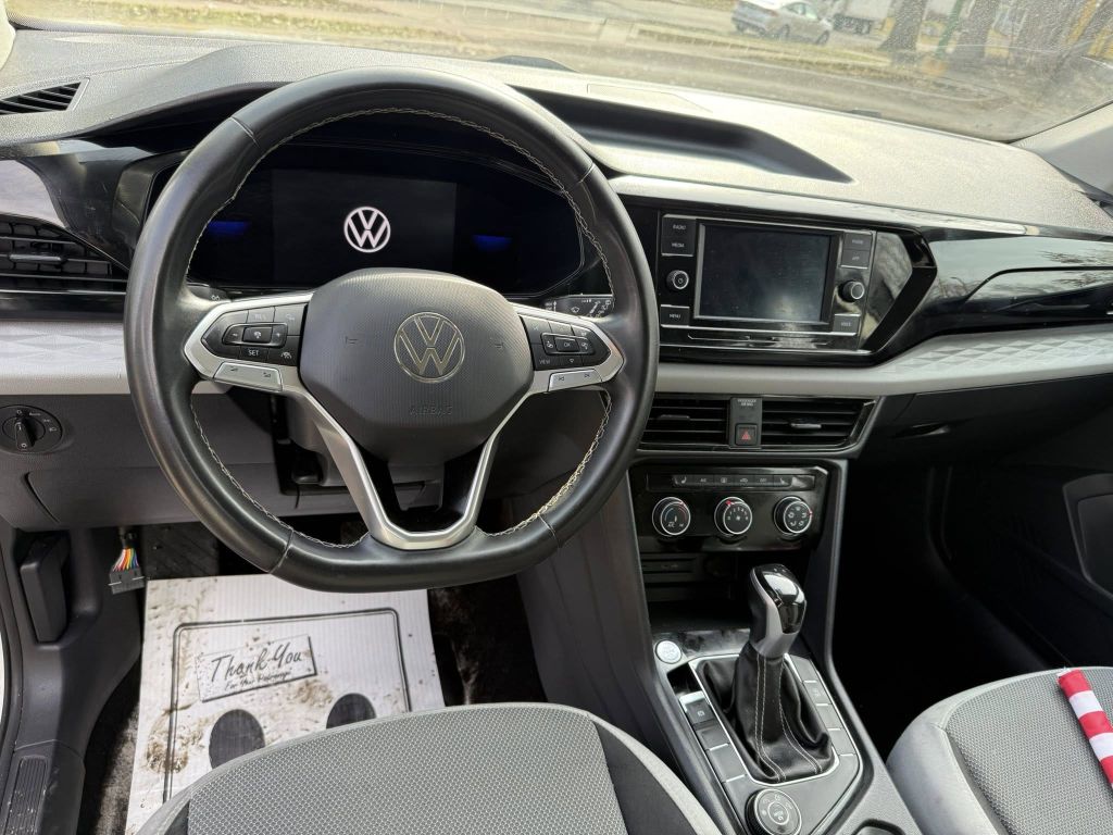Photo 7 of this VOLKSWAGEN TAOS