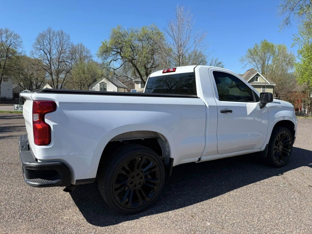 Photo 4 of this CHEVROLET SILVERADO 1500