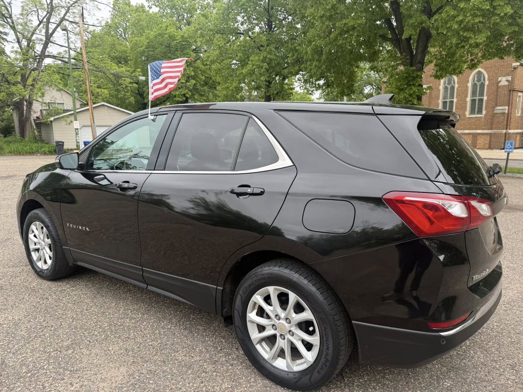 Photo 4 of this CHEVROLET EQUINOX