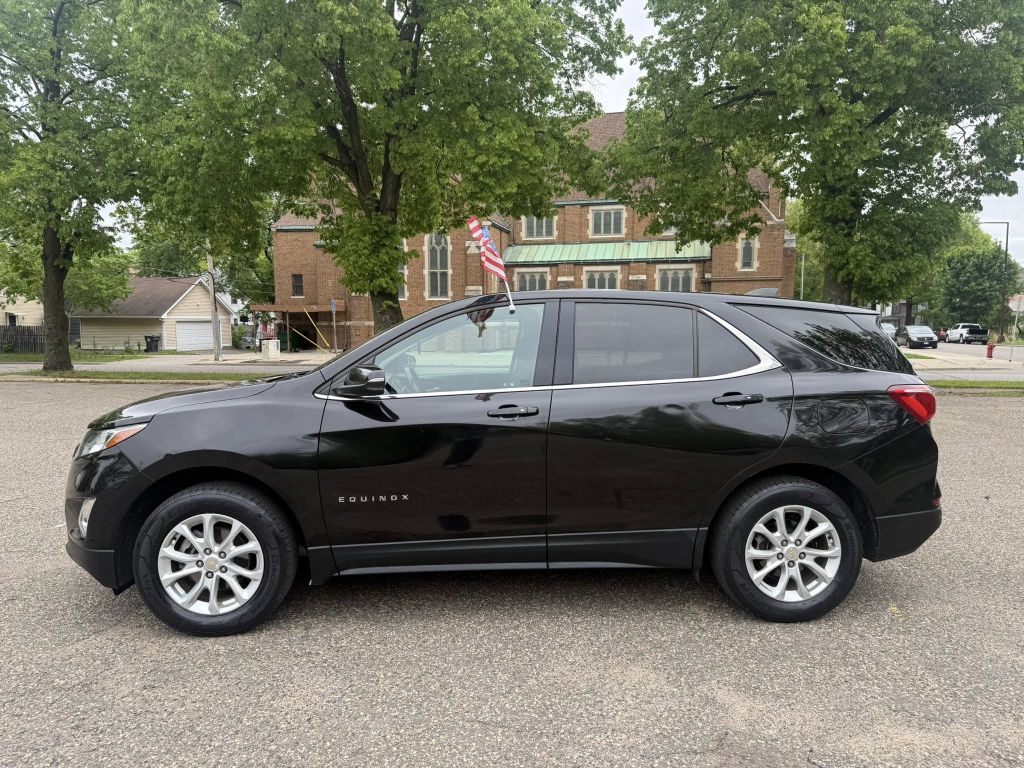 Photo 3 of this CHEVROLET EQUINOX
