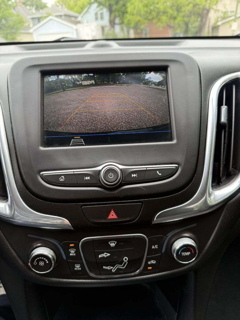 Photo 8 of this CHEVROLET EQUINOX