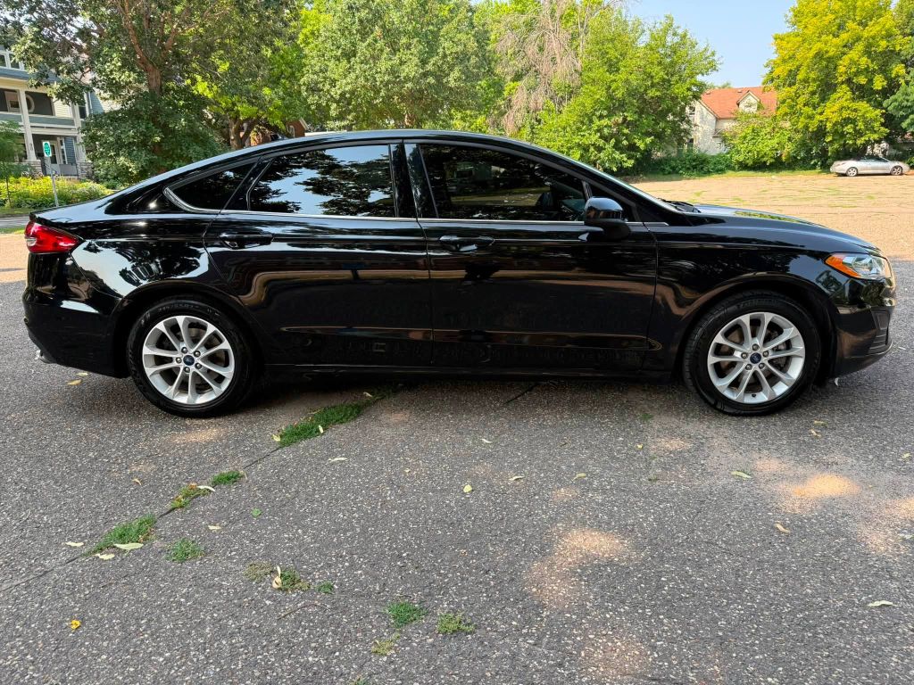 Photo 6 of this FORD FUSION
