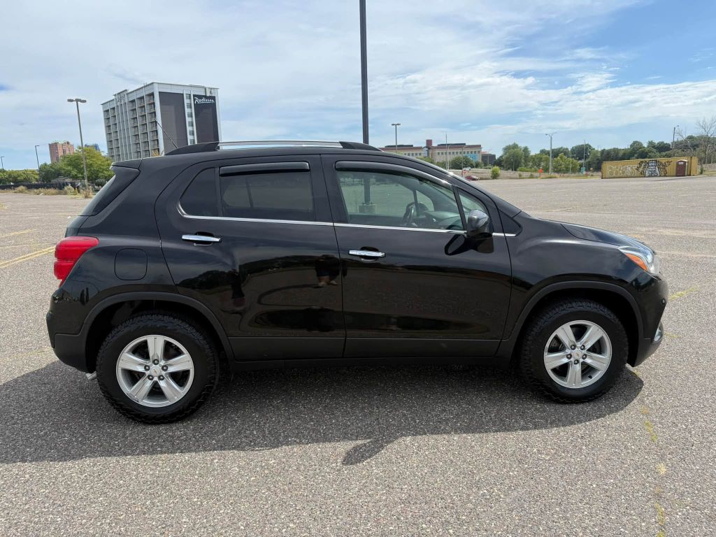 Photo 6 of this CHEVROLET TRAX