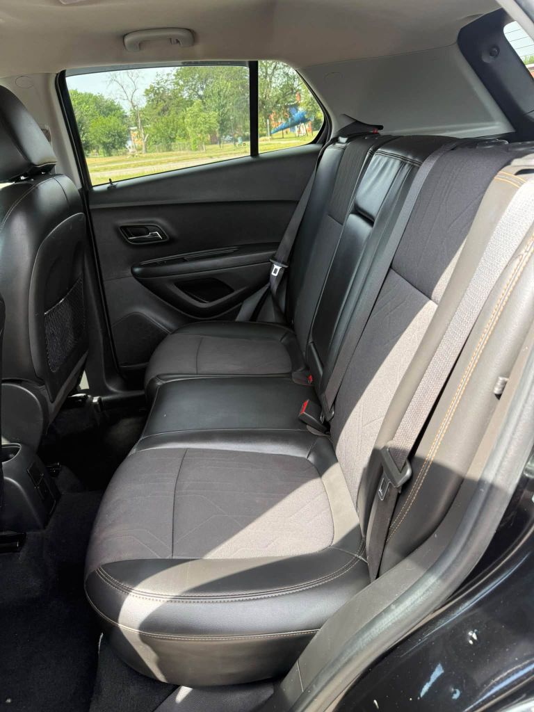 Photo 10 of this CHEVROLET TRAX