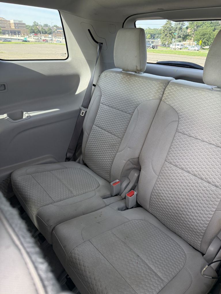 Photo 10 of this GMC ACADIA