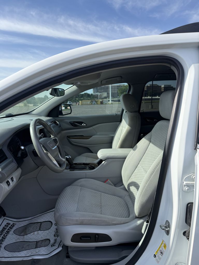 Photo 7 of this GMC ACADIA