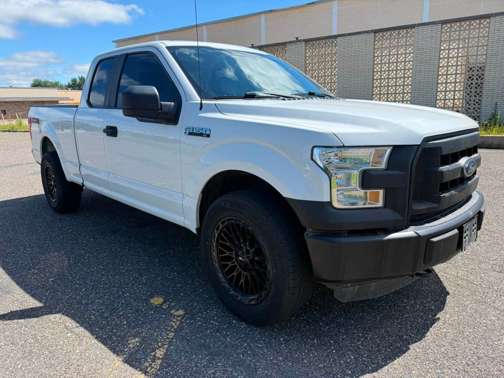 Photo 5 of this FORD F150