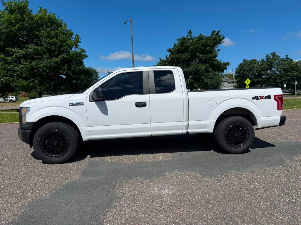 Photo 3 of this FORD F150