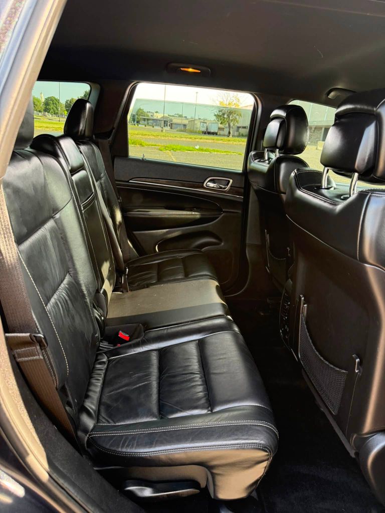 Photo 7 of this JEEP GRAND CHEROKEE