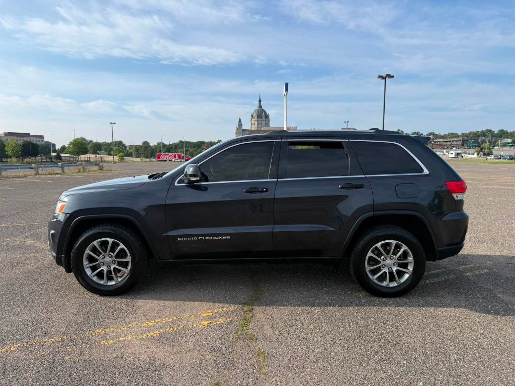 Photo 2 of this JEEP GRAND CHEROKEE