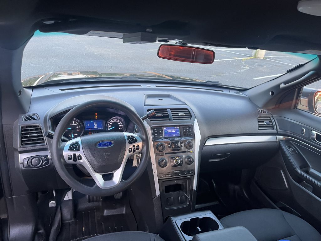 Photo 10 of this FORD EXPLORER