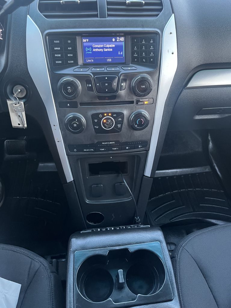 Photo 11 of this FORD EXPLORER