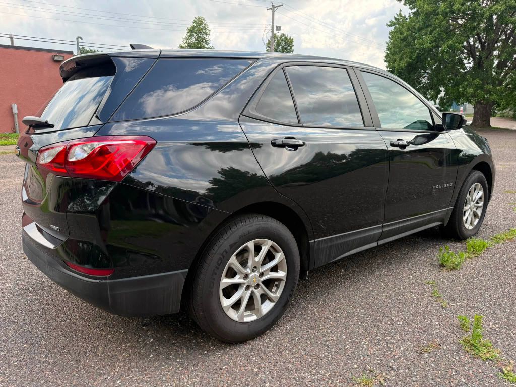 Photo 7 of this CHEVROLET EQUINOX