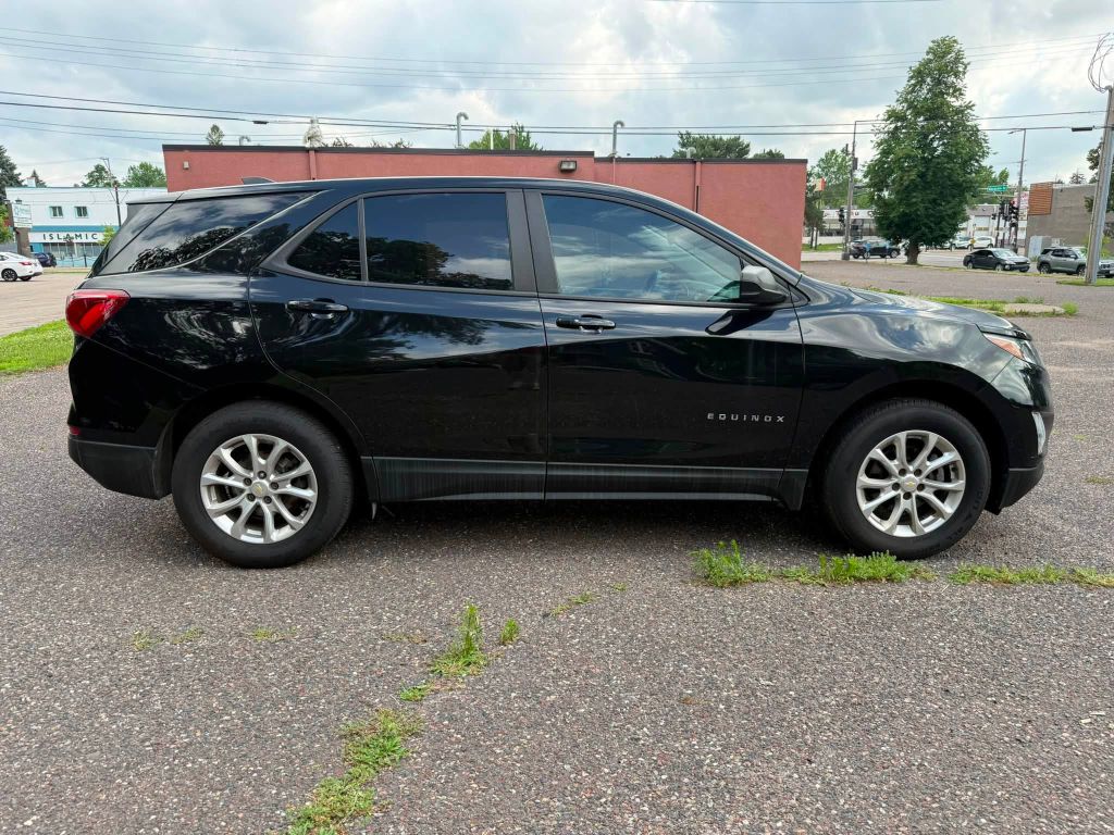 Photo 6 of this CHEVROLET EQUINOX