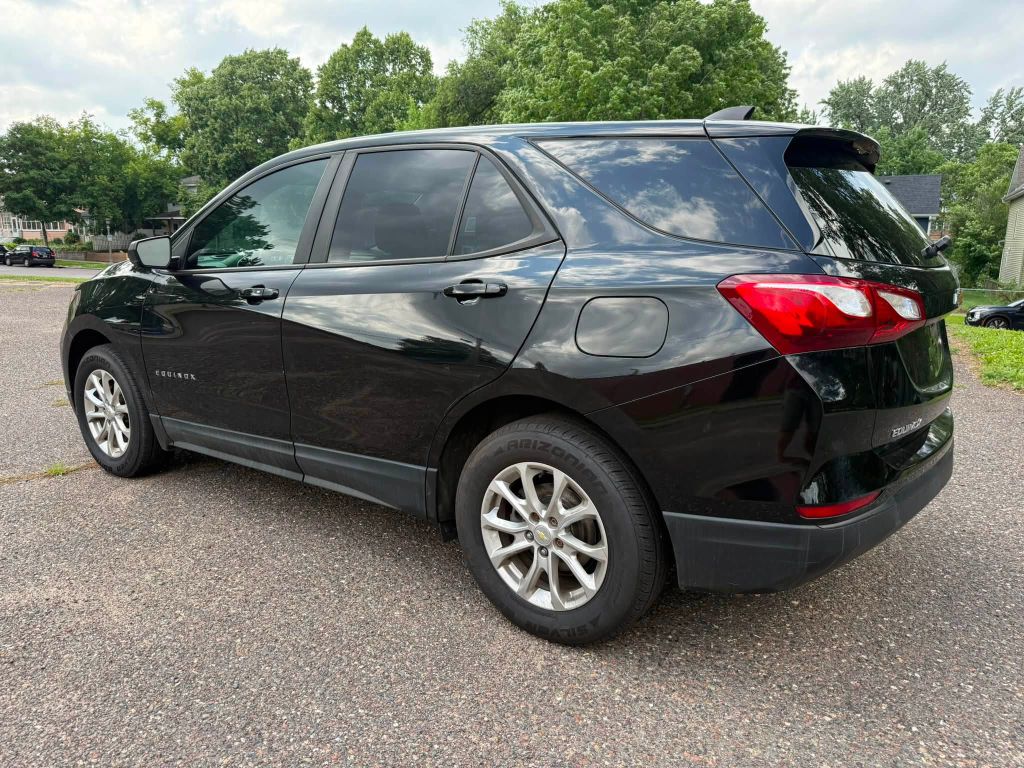 Photo 4 of this CHEVROLET EQUINOX