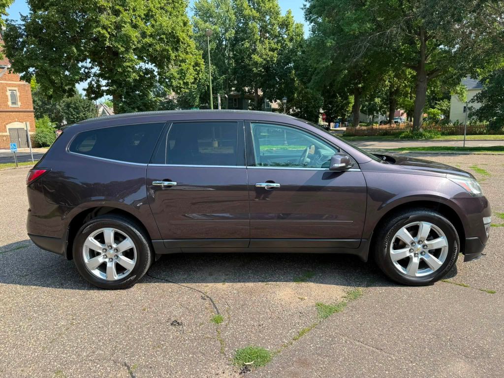 Photo 6 of this CHEVROLET TRAVERSE