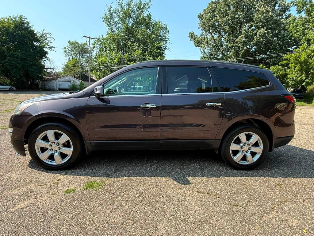 Photo 4 of this CHEVROLET TRAVERSE